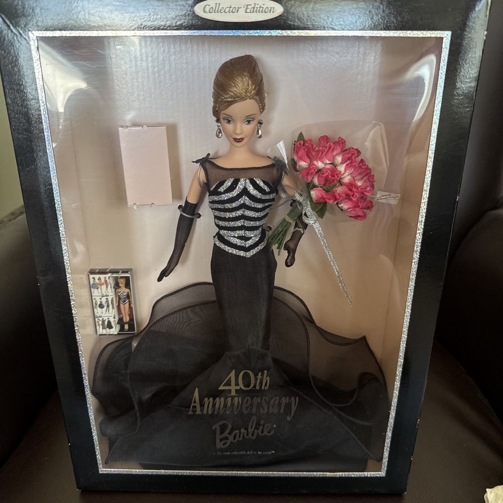 Barbie 40th Anniversary Collector Ed. Doll 1999 Mattel 21384 NIB